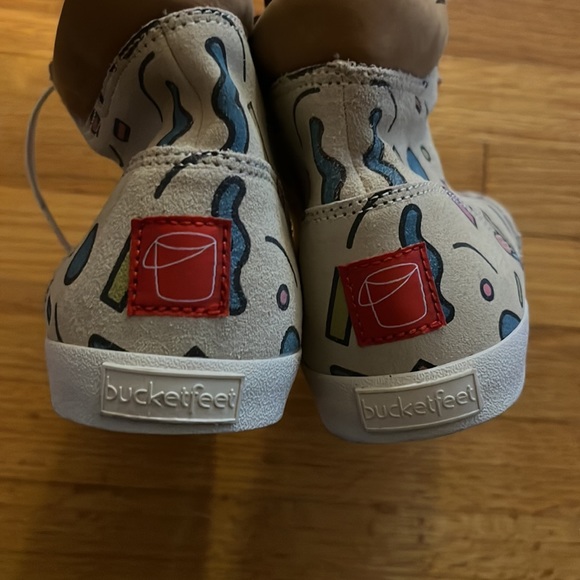 Bucket feet new with tag size 9 designed by Penfold - Picture 7 of 8